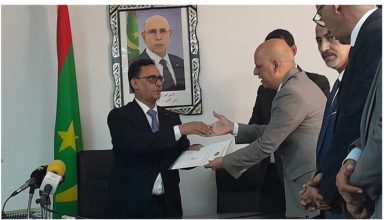 صورة حفل تسليم قناة صحراء 24  رخصة انطلاقتها