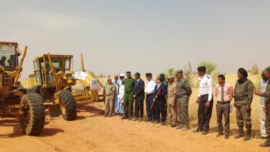 صورة من تجمع قرى الحلة ..والي لعصابة يعطي إشارة انطلاق الحملة الوطنية لشق الطرق الواقية من الحرائق 2024/2023