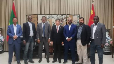 صورة وفد من نقابة الصحفيين يلتقي السفير الصيني في موريتانيا  أدى