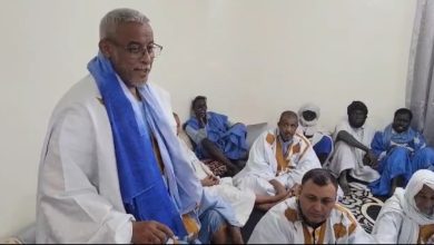 صورة زعيم حلف الأصالة والمستقبل يستقبل مجموعة أهل الفاظل بقيادة  حمادي ولد يحظيه الذي أعلن انضمام مجموعته  للحلف