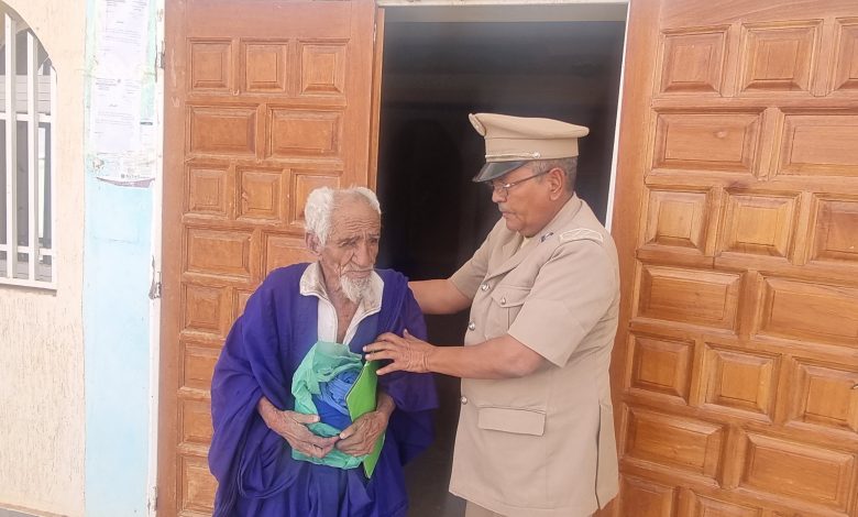 صورة صورة لحاكم كيفه المساعد تختزل كل المعاني الحميدة