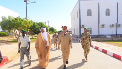 صورة السفير السعودي بموريتانيا يؤدي زيارة لكليتي الوطنية للقيادة والأركان والدفاع⁩ التابعة لمجموعة الساحل “G5″في نواكشوط.