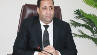 صورة الوزير الاول من الضروري تفعيل آليات مراقبة ومتابعة تنفيذ  المشاريع