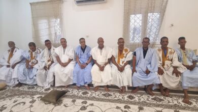 صورة إنعقاد الاجتماع الشهري لمجموعة الأخوة بمنزل الدكتور محفوظ ولد إسويدانه (صور)