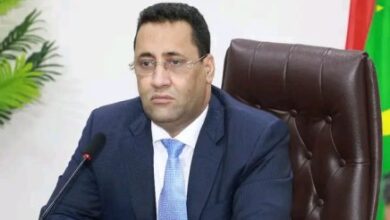 صورة الوزير الاول يصدر تعميما يمنع حضور الموظفين والوكلاء حضور اي تجمعات ذات خلفية قبلية