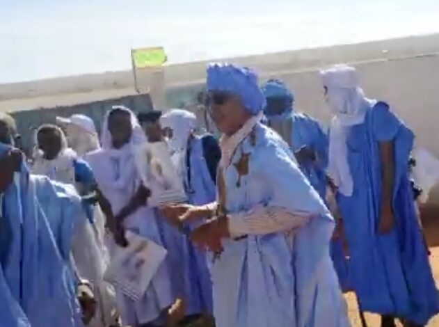 صورة كيفه / قادة ووجهاء يتقدمهم الوجيه محمد محمد ولد سيد المختار ‘شيده’ ينظمون حشدا موحدا لإسقبال رئيس الجمهورية