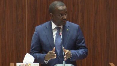 صورة وزير العدل: الرئيس السابق يتلقى الرعاية الصحية الكاملة داخل السجن