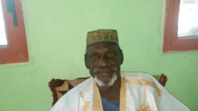 صورة أحمد ولد الناده يعزي في وفاة الوالد الفاضل المرحوم دمبه مامادو جاكو  (تعزية)